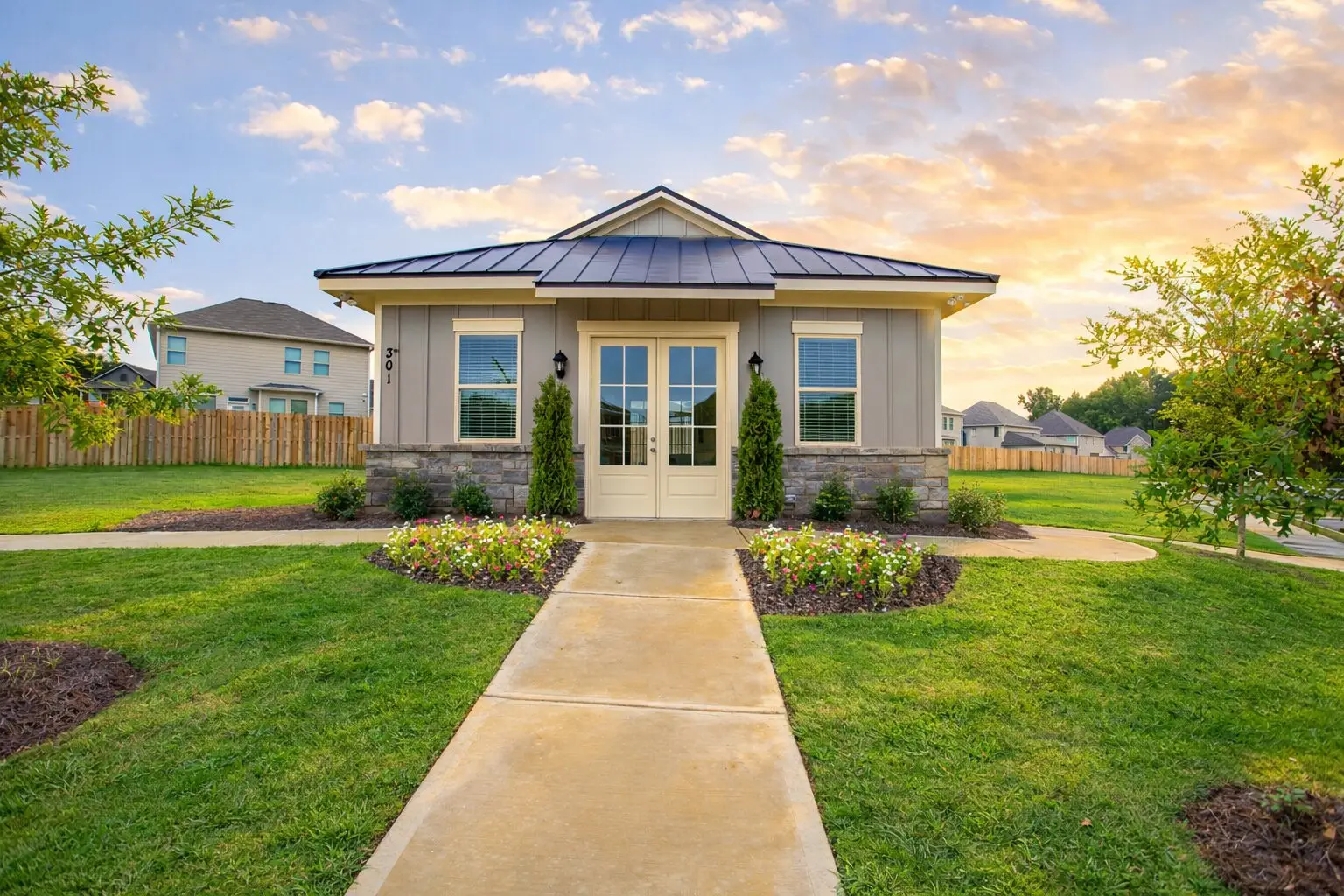 Chase Landing - clubhouse exterior entrance