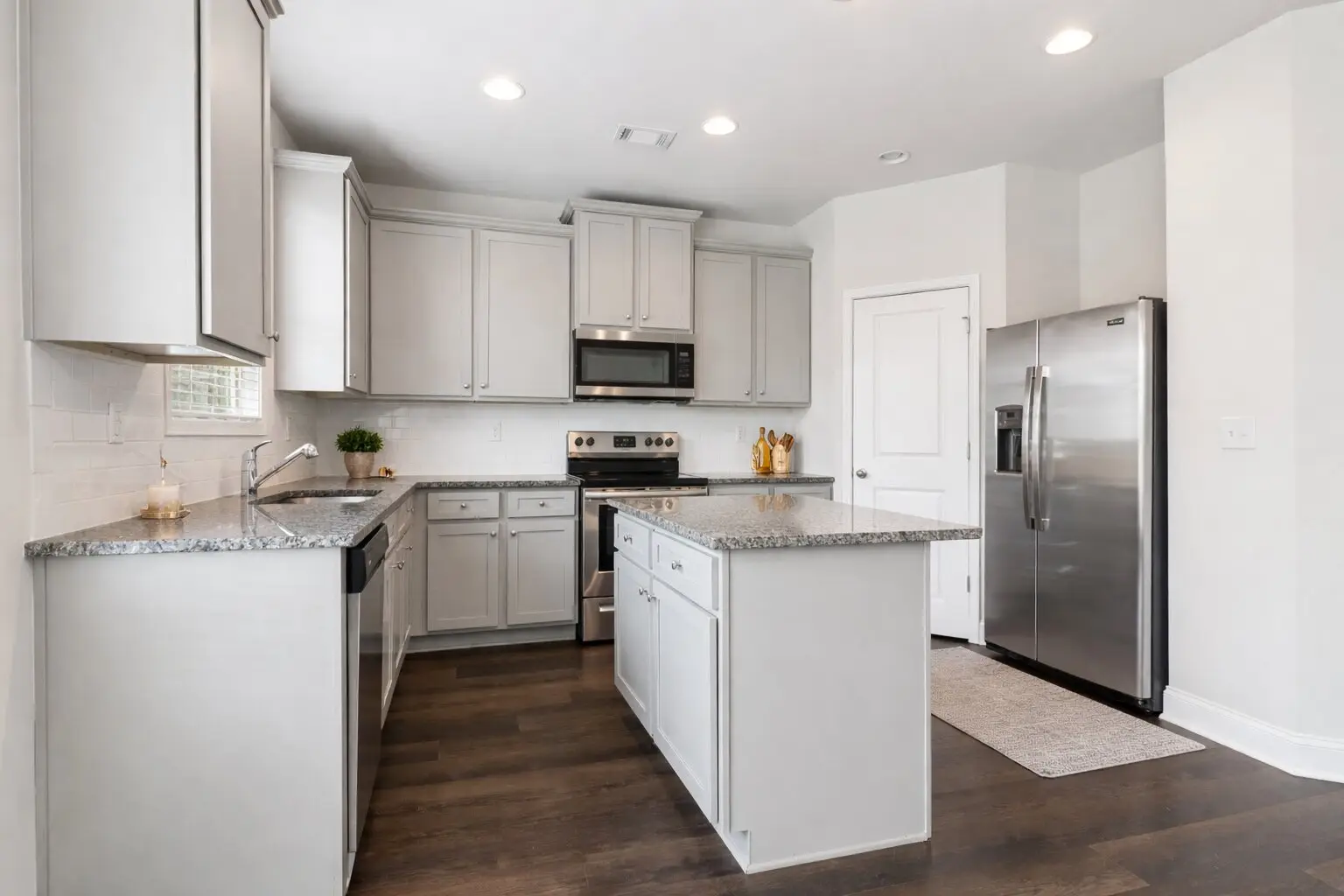 macland - kitchen